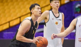 柯凡爆料男篮球员视频,男篮球员神秘视频曝光，内幕细节令人震惊